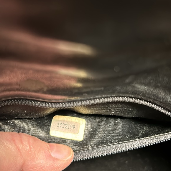 Vintage Chanel Black Quilted Patent leather Round top CC Flap Bag 1215c45 - Picture 12 of 16